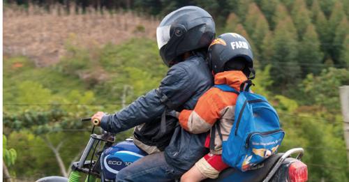 Atenção: motociclista que transporta criança menor de 10 anos pode ter suspensão direta da CNH