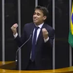 Senadores e deputados vão exigir impeachment de Moraes