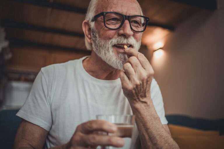 Estudo descobre vitamina que é capaz de retardar avanço de câncer de próstata