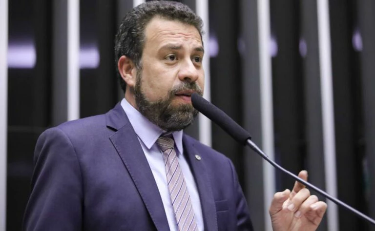 “Recuperamos a dignidade da esquerda”, diz Boulos após perder