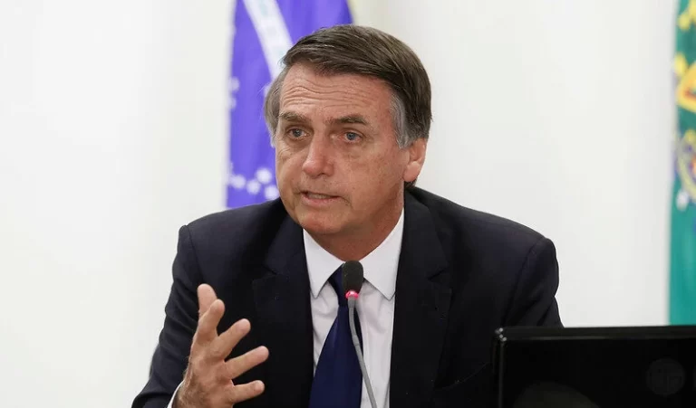 Escala 6×1: Bolsonaro faz desafio e cita salário mínimo de R$ 10 mil