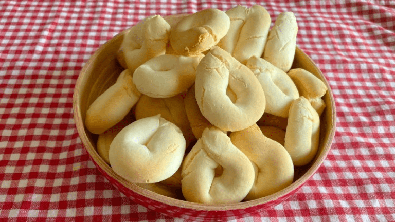 O biscoitinho que leva só 3 ingredientes e fica pronto rapidinho na Air Fryer (perfeito para comer tomando café)