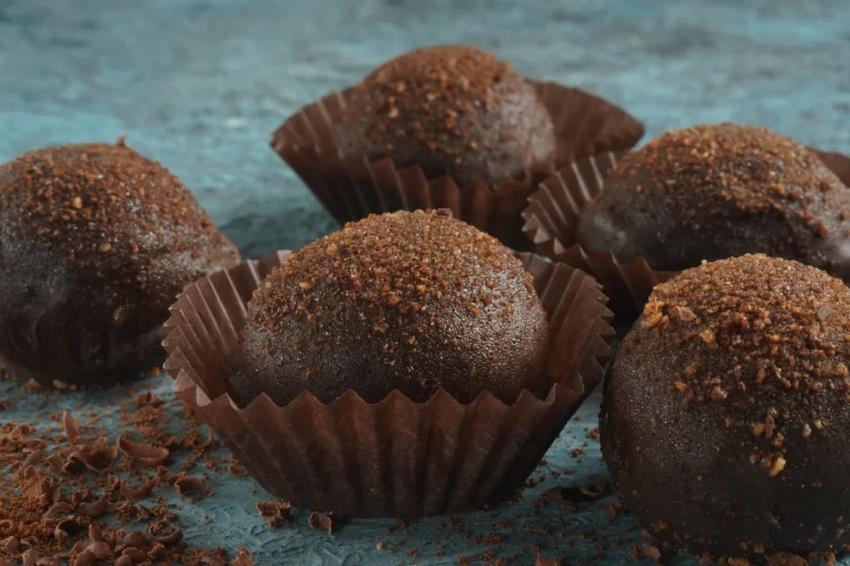 Receita Simples de Brigadeiro Fit com Apenas 3 Ingredientes