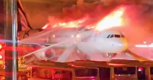 Avião pega fogo na Coreia do Sul e evacuação evita tragédia; veja vídeo