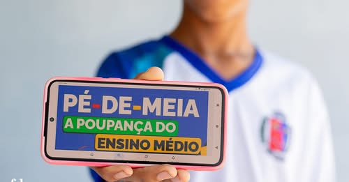 Estudante que usar celular em sala de aula será proibido de receber Pé de Meia? Entenda