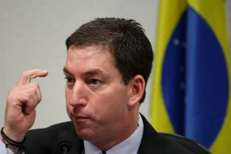 Greenwald chama Daniela Lima de propagandista de Moraes