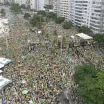 Bolsonaro cobra Greta, DiCaprio e Macron sobre desmatamento